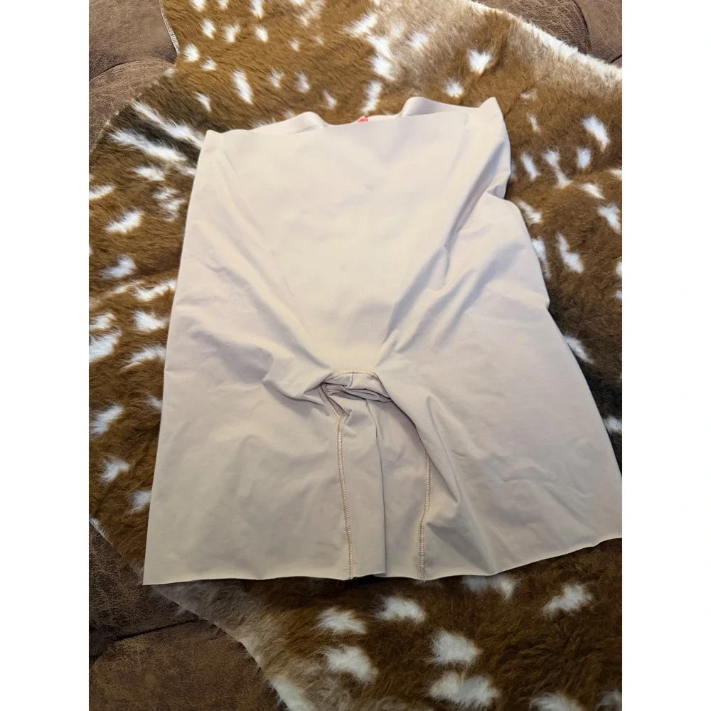 Spanx Thin-stincts High Waisted Mid Thigh Shaping Shorts Beige Nude Women Large